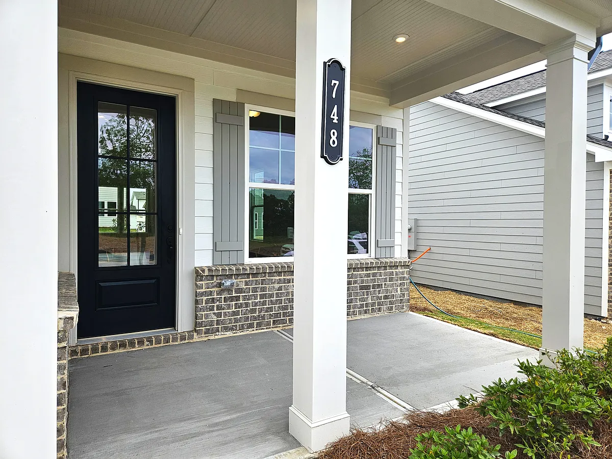 Building Photo - 748 Coventry Cove Way