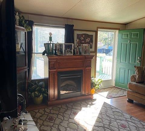 3rd image of 507 Briarwood Dr
