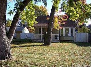 1818 Cardwell St, Garden City, MI