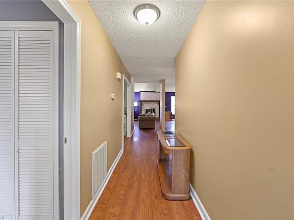 4th image of 315 Riverwood Dr