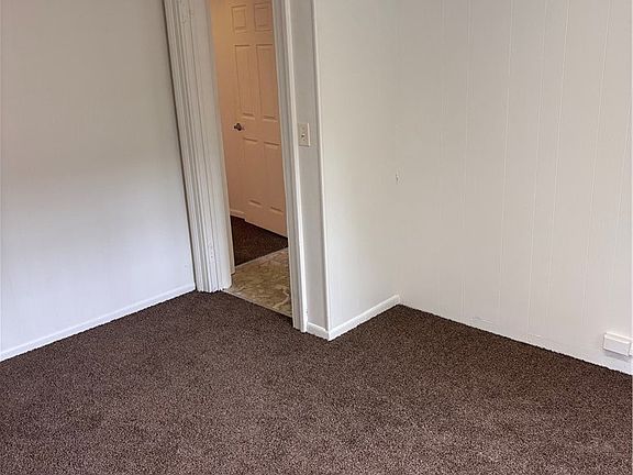 3rd image of 209 E 6th St