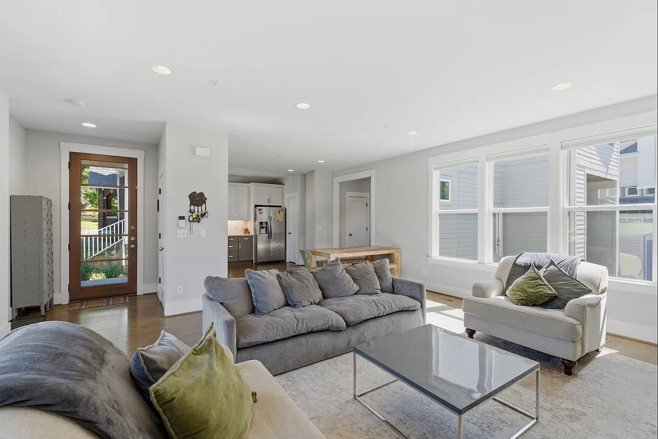3 bed, 2.5 bath, 2000 sqft, $3,950 — Photo 4