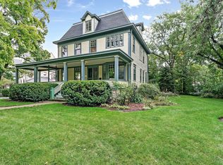 115 Scottswood Rd, Riverside, IL 60546