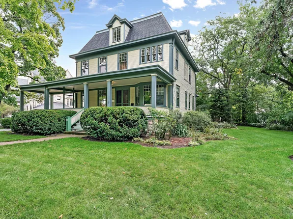 115 Scottswood Rd, Riverside, IL 60546