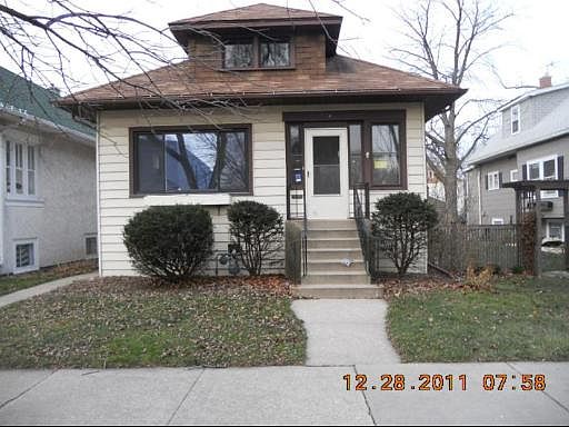 1st image of 925 S Elgin Ave