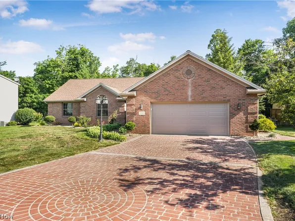 2057 Overcrest St, Alliance, OH 44601