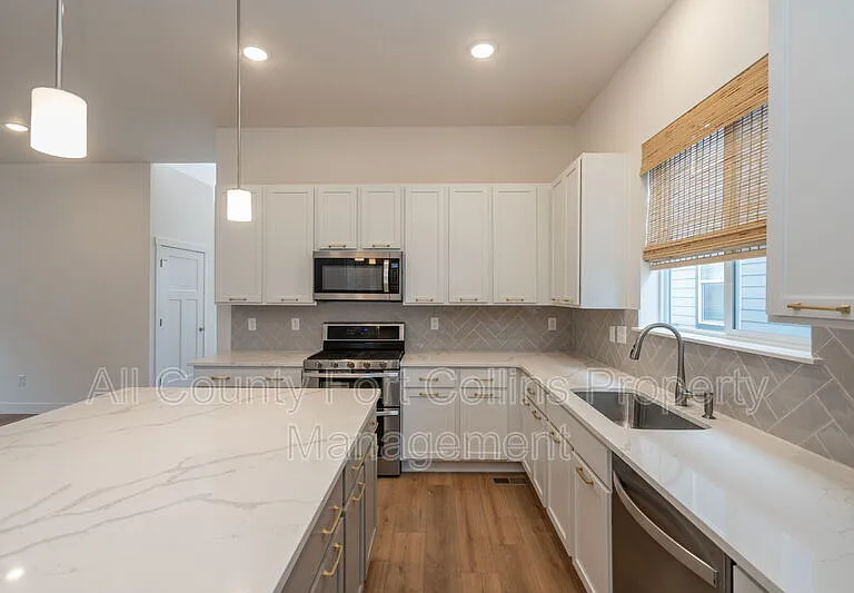 5967 Rendezvous Pkwy — Photo 8