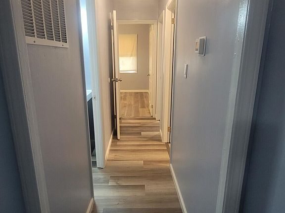 5th image of 1305 E 40th Ave