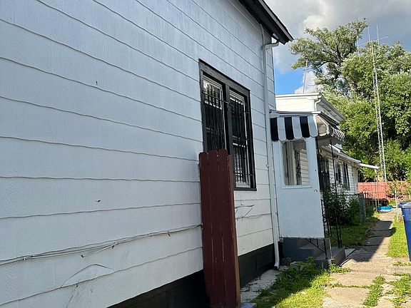 4th image of 77 Deshler St #I