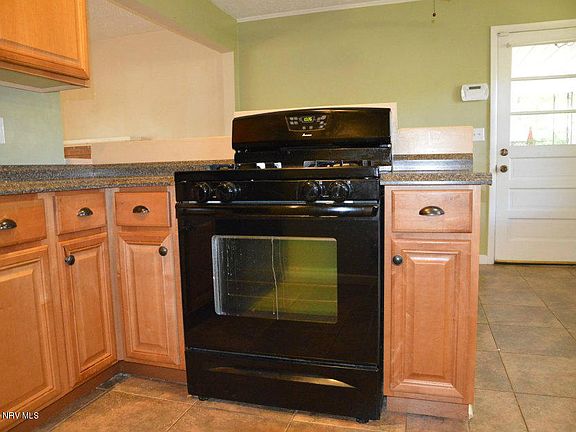 5th image of 415 Dogwood Ln