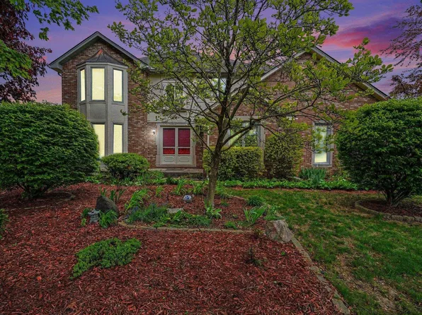16257 Woodstream Dr, Clinton Township, MI 48038