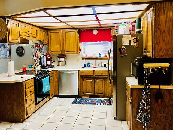 5th image of 324 Beaumont Dr