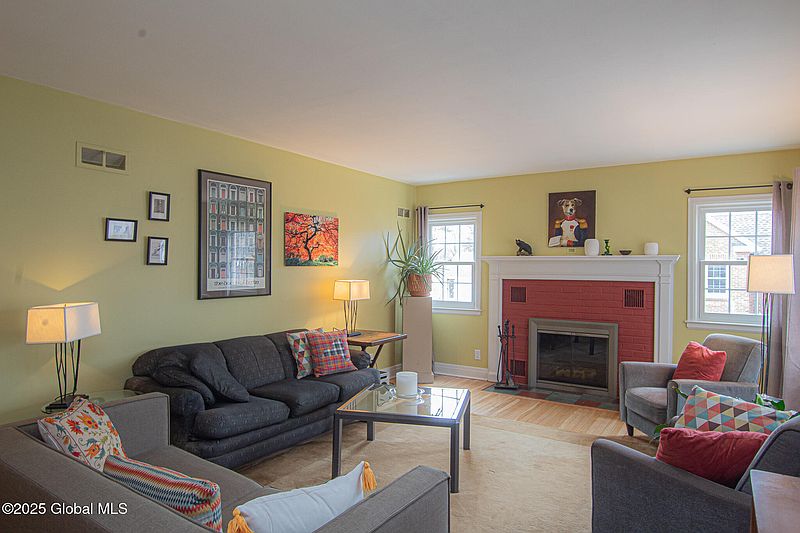 4th image of 3026 Sunset Lane