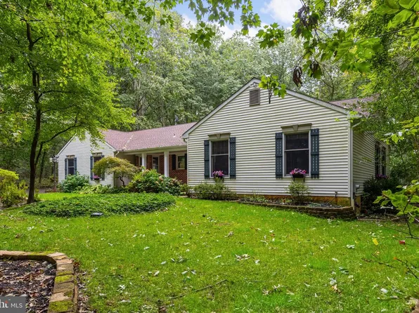 7 Laurel Dr, Mullica Hill, NJ 08062
