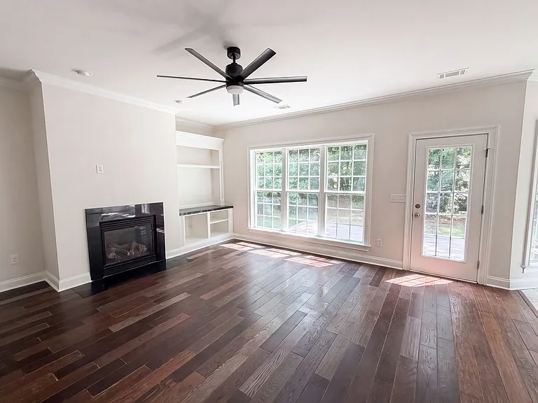 6311 Torrence Trace Dr — Photo 3