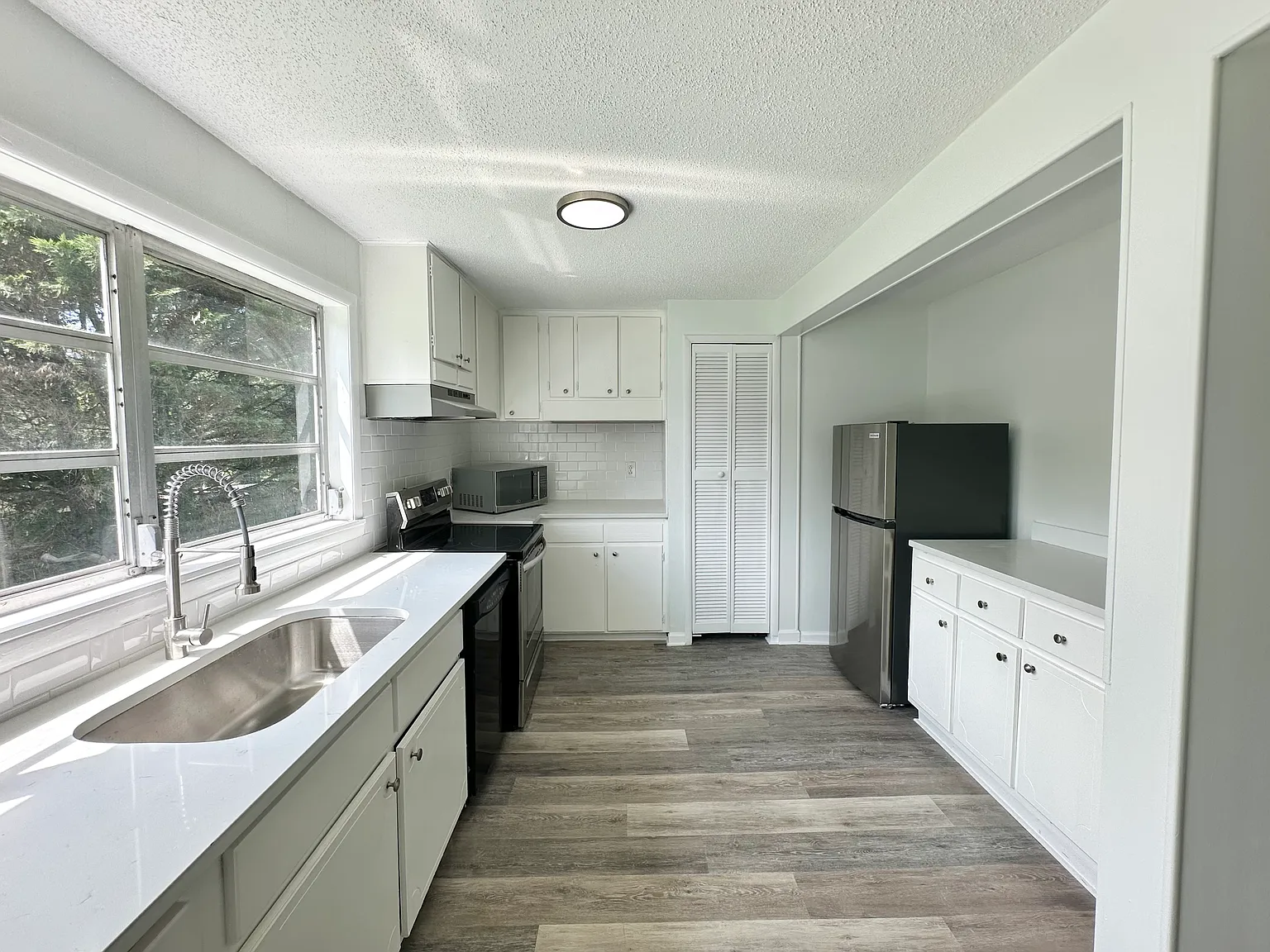 4 bed, 1302 sqft, $1,595 — Photo 4