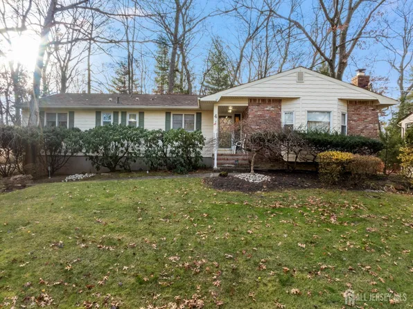 4 Concord Dr, East Brunswick, NJ 08816