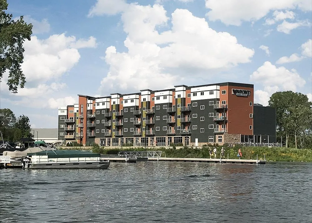 Yahara Terrace — Photo 1