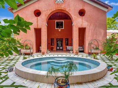 2760 Kirk St, Miami, FL, 33133