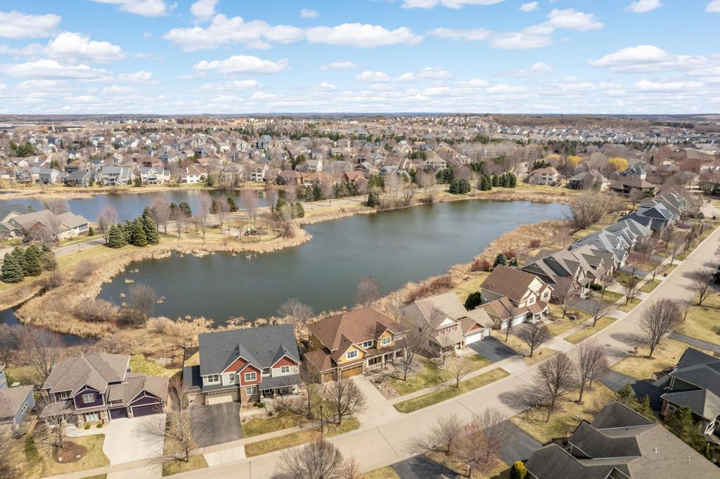 10590 Watersedge Ln, Woodbury, MN - View 3