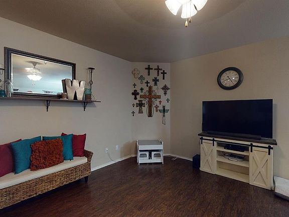 4th image of 2815 Briarbrook Dr