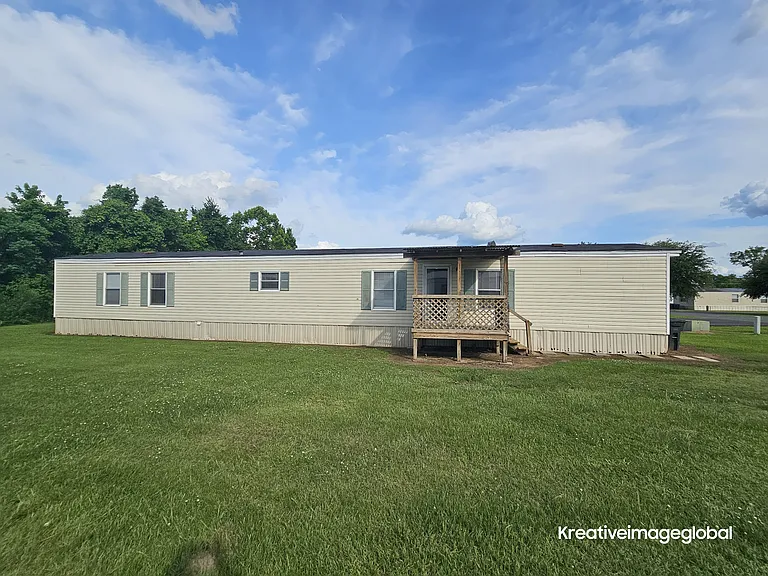 440 Fairgrounds Rd — Photo 1