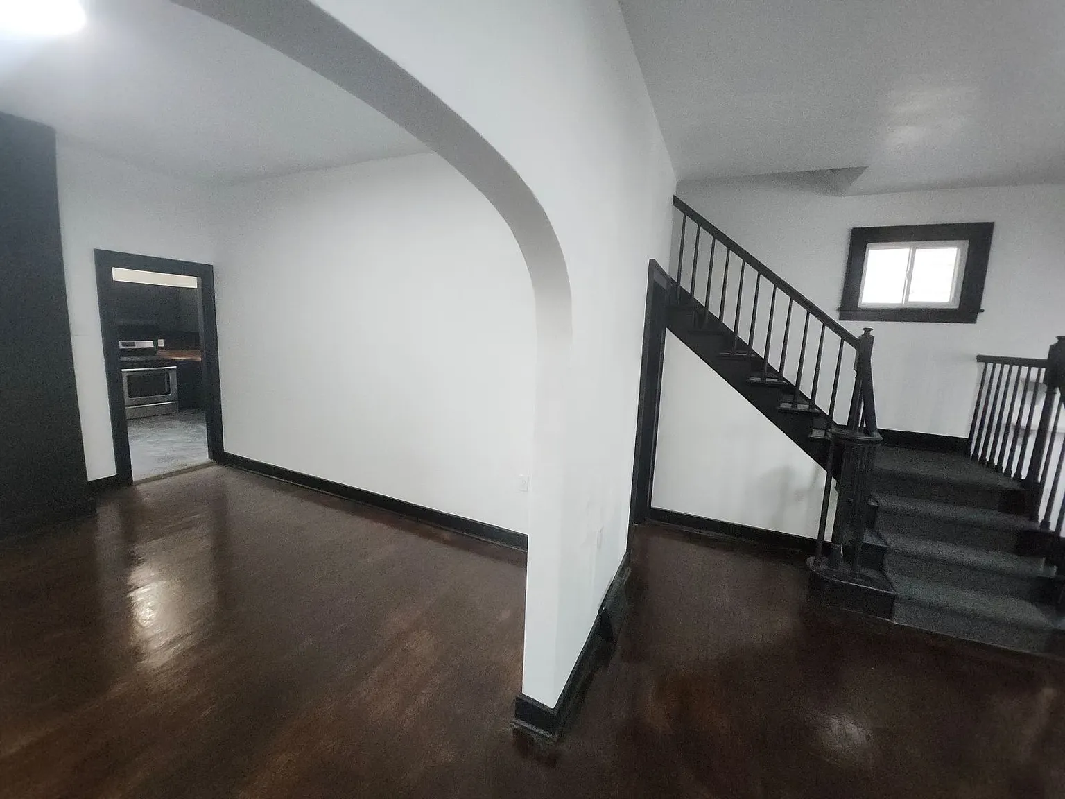 4 bed, 1899 sqft, $1,995 — Photo 3