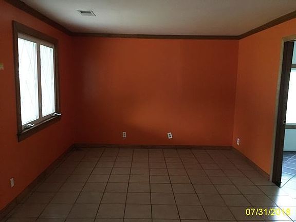 2nd image of 2752 Bellwood Ave