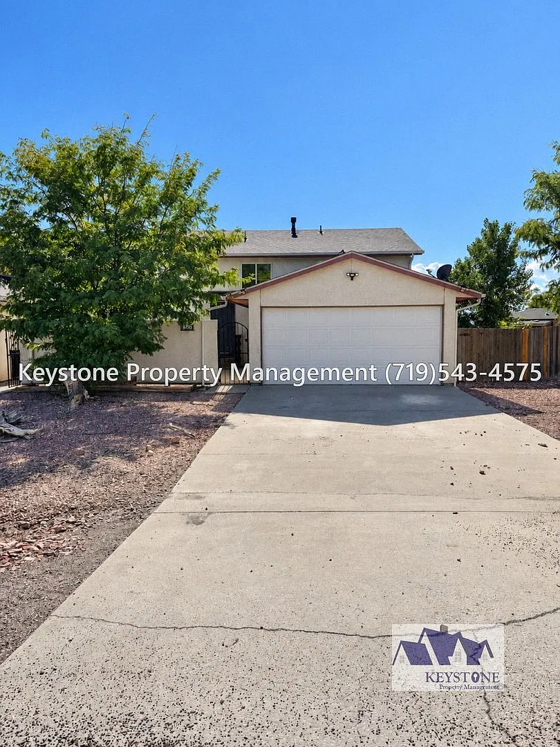 Application Fee Reimbursed! Nicely Maintained Duplex In Pueblo West 3 Bed/2 Bath/2 Car Garage $18... — Photo 2