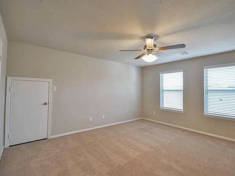 24810 Winema Woods Ln — Photo 17