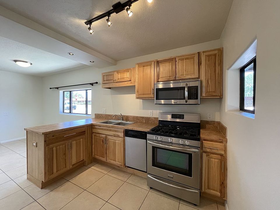 1st image of 1704 2nd St #0