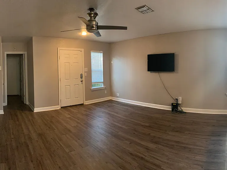 5434 Harefield Dr — Photo 4