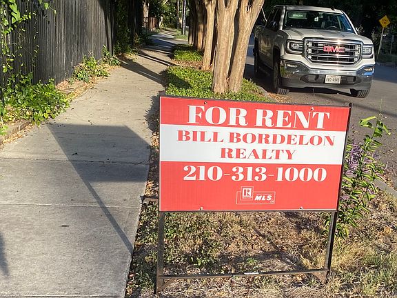 Please call Bill Bordelon (Realtor) for application and tours.
Thank you