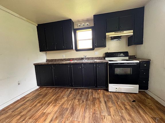 2nd image of 407/405 N Kleas St