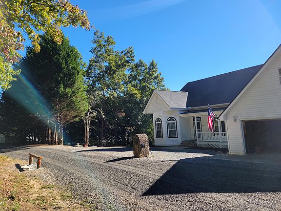 3rd image of 457 Oakmont Dr #1