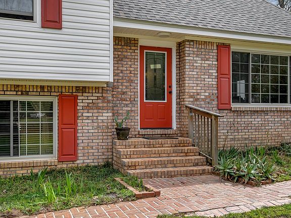 2nd image of 7031 Dardwood Ln