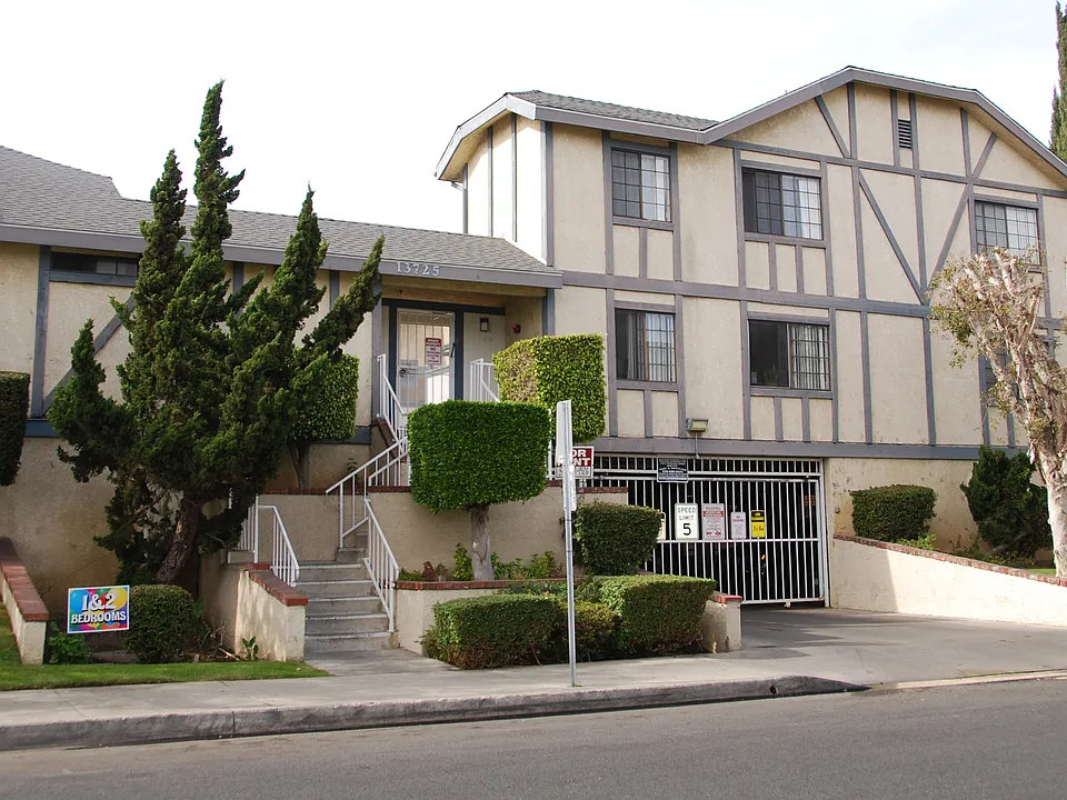 Catalina Terrace Apartments