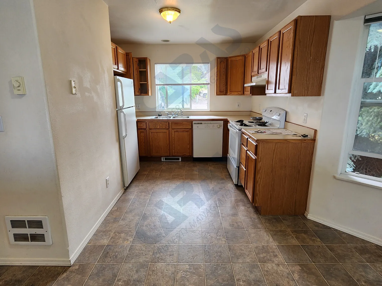 3 bed, 1164 sqft, $1,700 — Photo 3