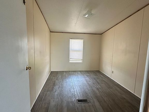 2nd image of 26 Pitus Rd