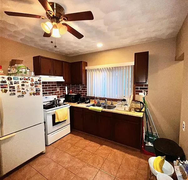 122 Willis Ave #A — Photo 2