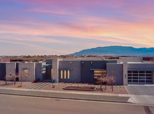 6905 Rim Rock Cir NW, Albuquerque, NM 87120