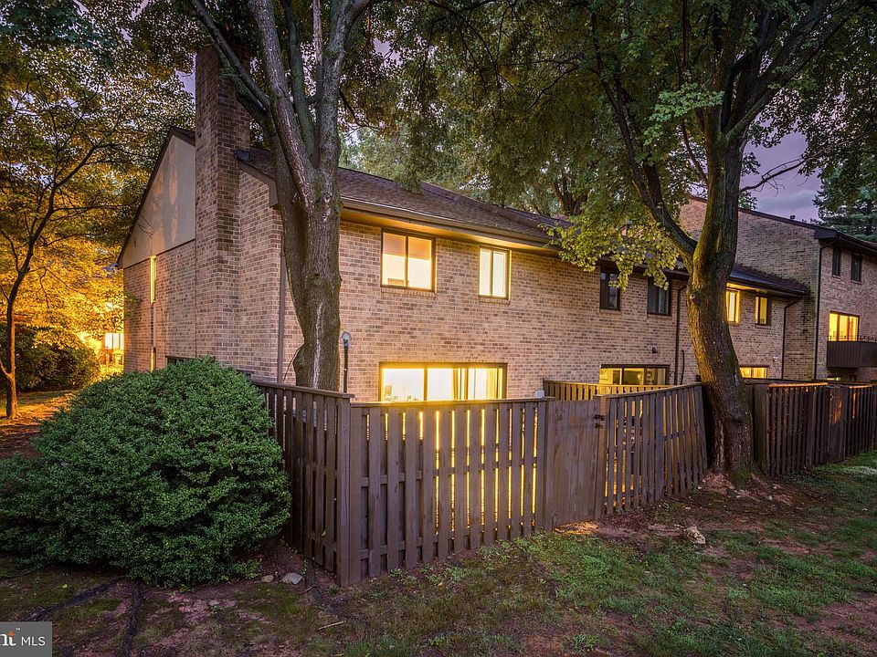 1st image of 11102 Saffold Way