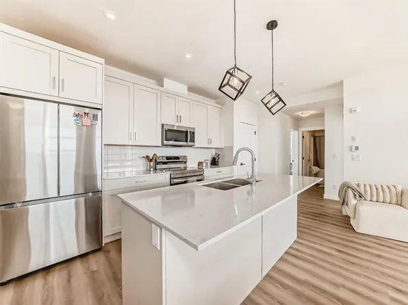 55 W Lucas Way NW #2307, Calgary, AB T3P 1M3