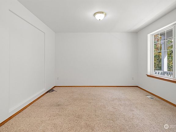4th image of 3041 Swordfern Drive NW