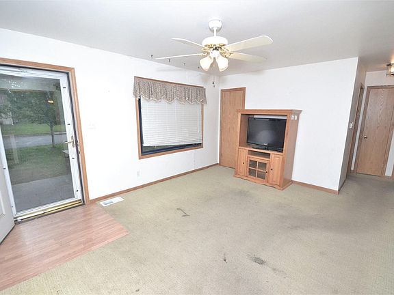 4th image of 16 Swarens St