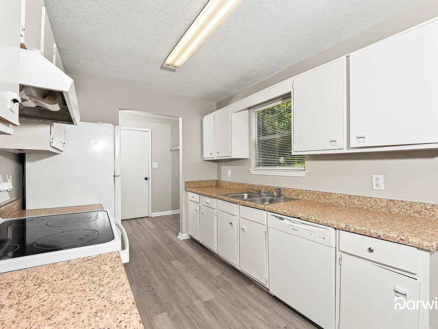 3 bed, 2.5 bath, 1452 sqft, $1,445 — Photo 4