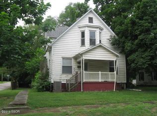 521 E Locust St, Salem, IL 62881