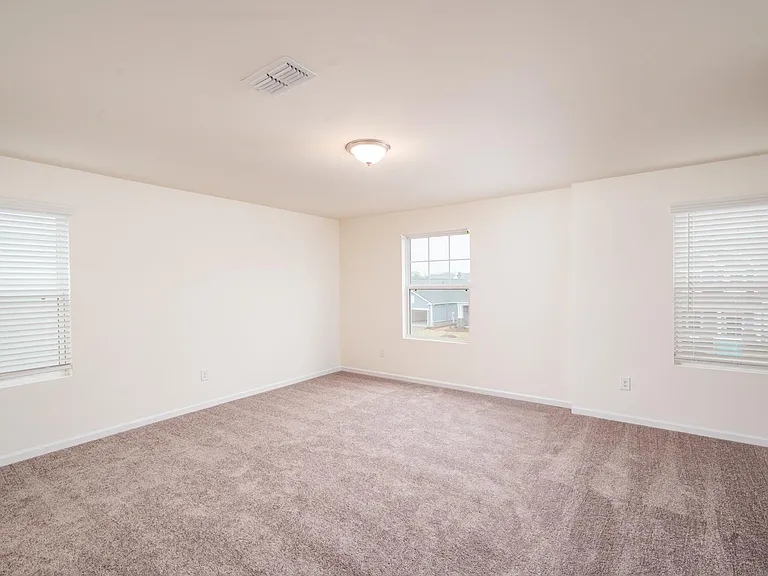 360 Rayland St — Photo 16