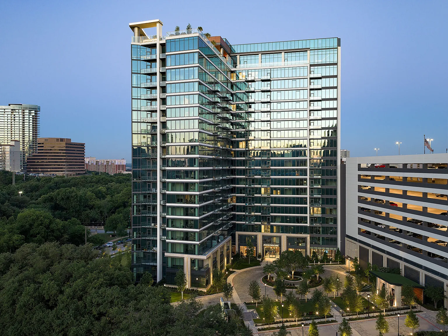 Hanover Turtle Creek — Photo 1