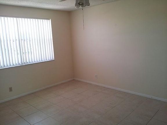 3rd image of 8761 Wiles Rd APT 303